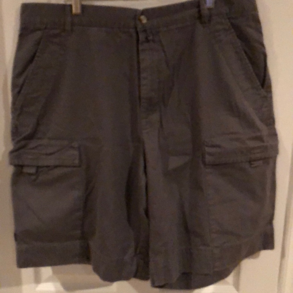 Columbia men’s size 38 gray shorts